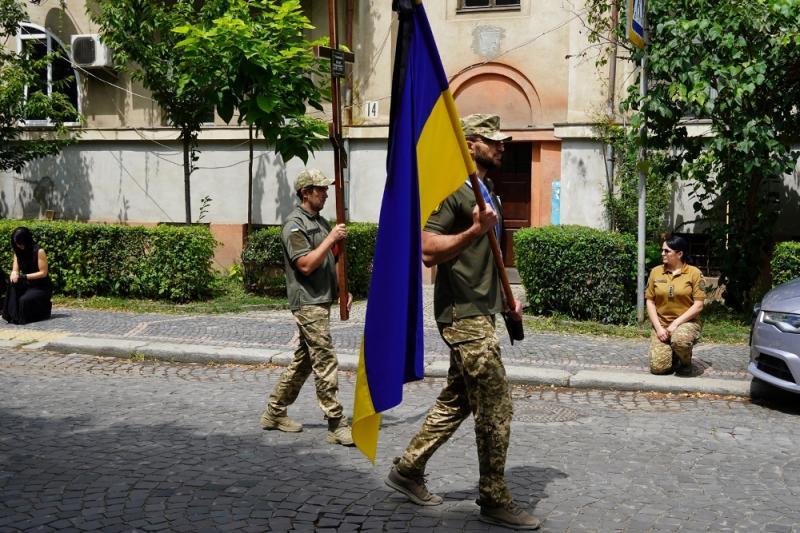 В Ужгороді попрощалися із 44-річним солдатом Віктором Набожним