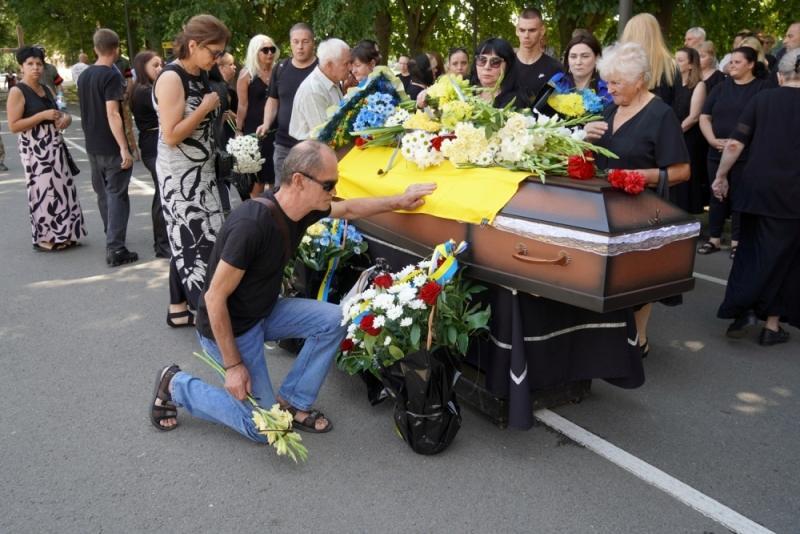 Рік вважався безвісти зниклим – в Ужгороді попрощалися із 47-річним солдатом Віталієм Лакатошем