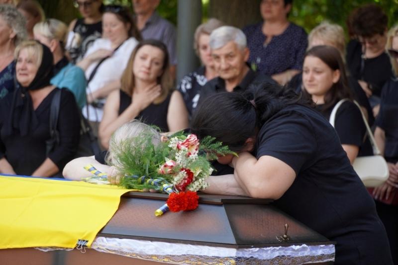 Рік вважався безвісти зниклим – в Ужгороді попрощалися із 47-річним солдатом Віталієм Лакатошем