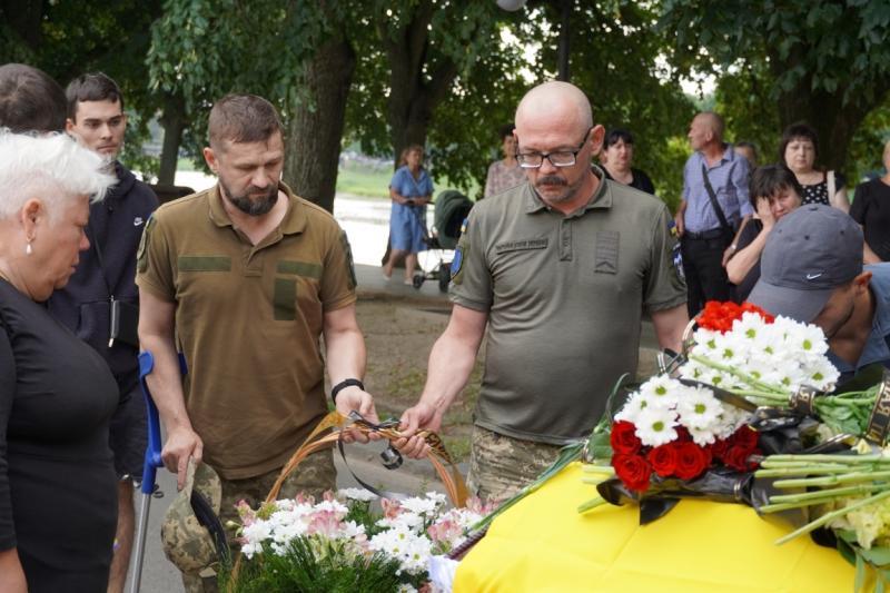Назавжди 23. В Ужгороді попрощалися із полегли захисником.