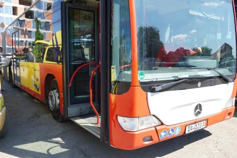Ужгород отримав два автобуси від німецьких партнерів із Дармштадта
