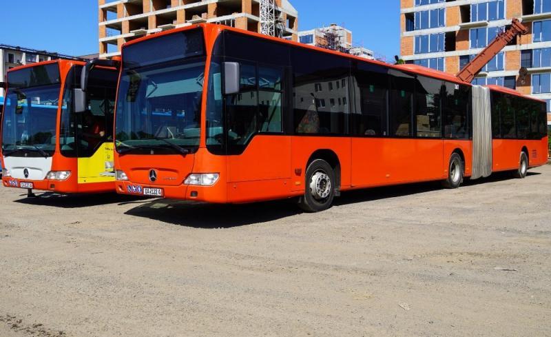 Ужгород отримав два автобуси від німецьких партнерів із Дармштадта