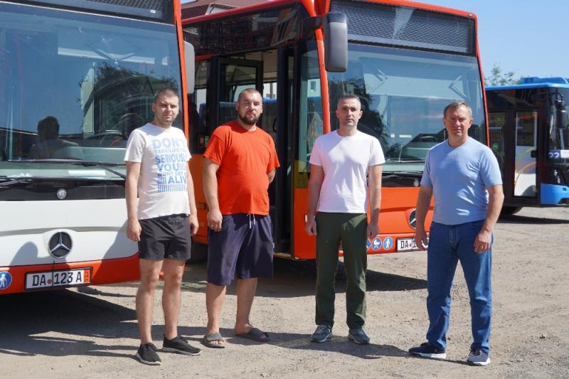 Ужгород отримав два автобуси від німецьких партнерів із Дармштадта