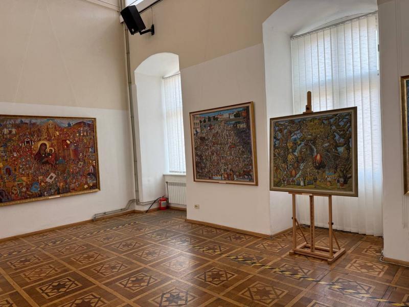 «Традиції на полотні»: народний художник України Тарас Данилич представив в Ужгороді виставку робіт з нагоди 80-річчя ФОТО