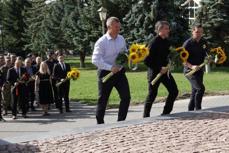 В Ужгороді вшанували пам'ять полеглих Захисників Украіни