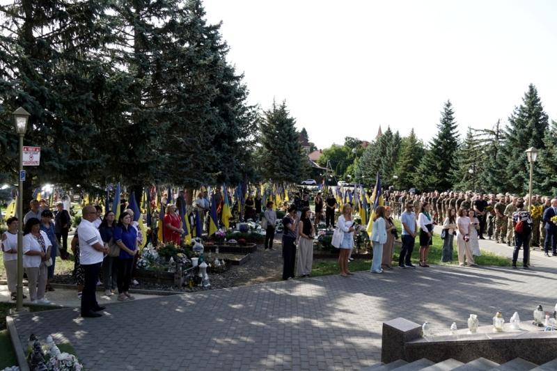 В Ужгороді вшанували пам'ять полеглих Захисників Украіни