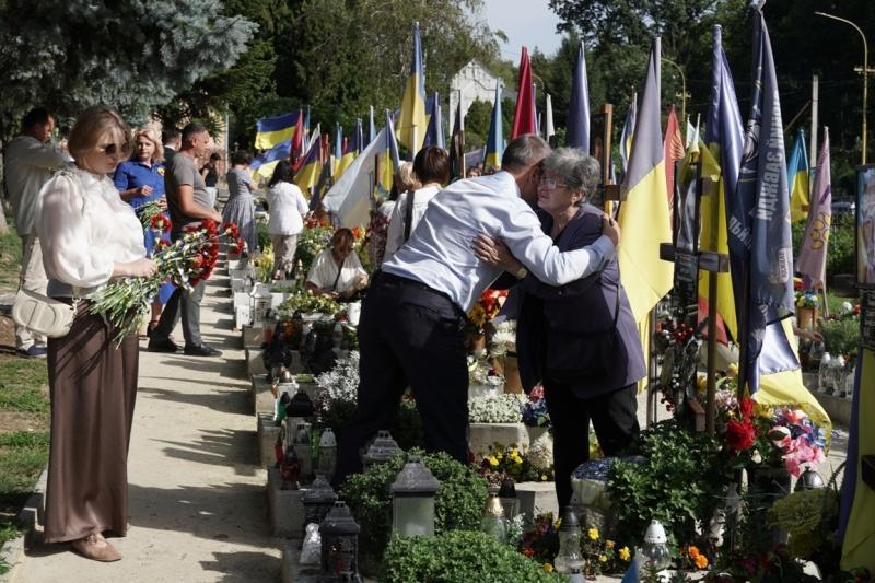 В Ужгороді вшанували пам'ять полеглих Захисників Украіни