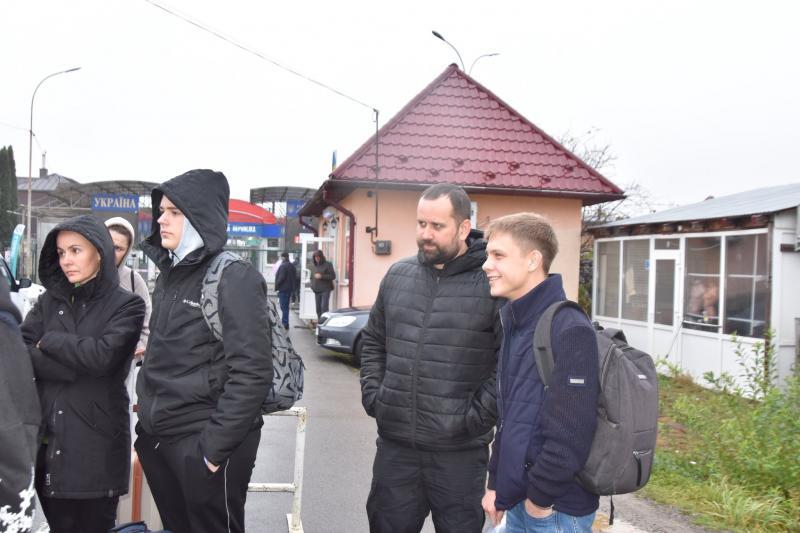 Діти із Закарпаття та Херсонщини вирушили на оздоровлення до Словаччини в межах міжрегіонального партнерства