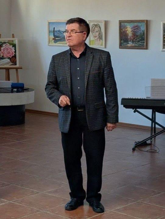 «Музика у фарбах» - Ужгородський скансен запрошує на першу виставку Володимира Машіки