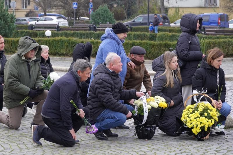 В Ужгороді сьогодні попрощалися із 54-річним старшим сержантом Олександром Горошником