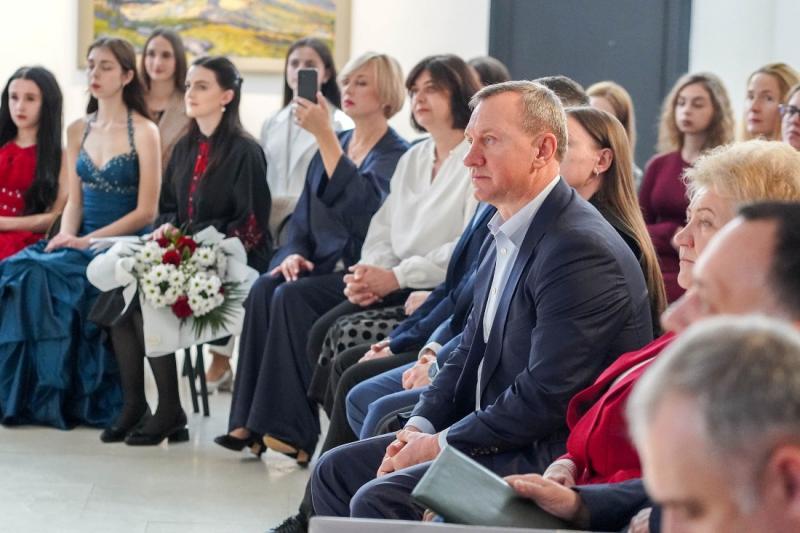 110-ту річницю з дня заснування відзначає Ужгородський торговельно-економічний коледж ДТЕУ