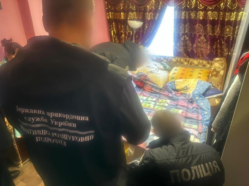 Планували "піший похід" у гори. Прикордонники затримали переправника з клієнтом