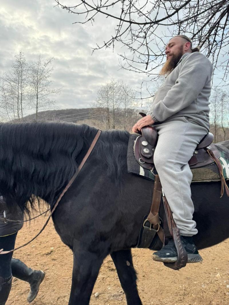 Ужгородські ветерани взяли участь у реабілітаційному інтенсиві з іпотерапії