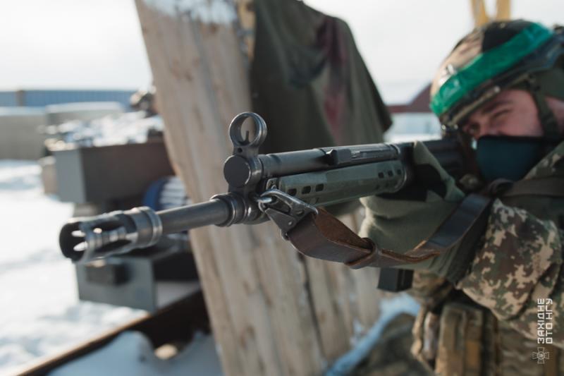 Холод не перешкода: закарпатські гвардійці тренуються за будь-якої погоди