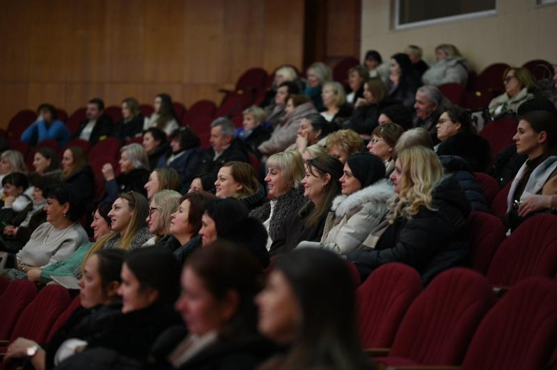 Учителі початкової ланки Закарпаття знайомляться з інноваційним освітнім проєктом «Освіта. Діти. Майбутнє»