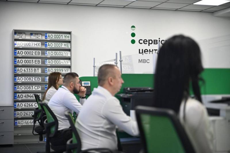 У Кам’янській територіальній громаді сьогодні відкрили оновлений сервісний центр МВС