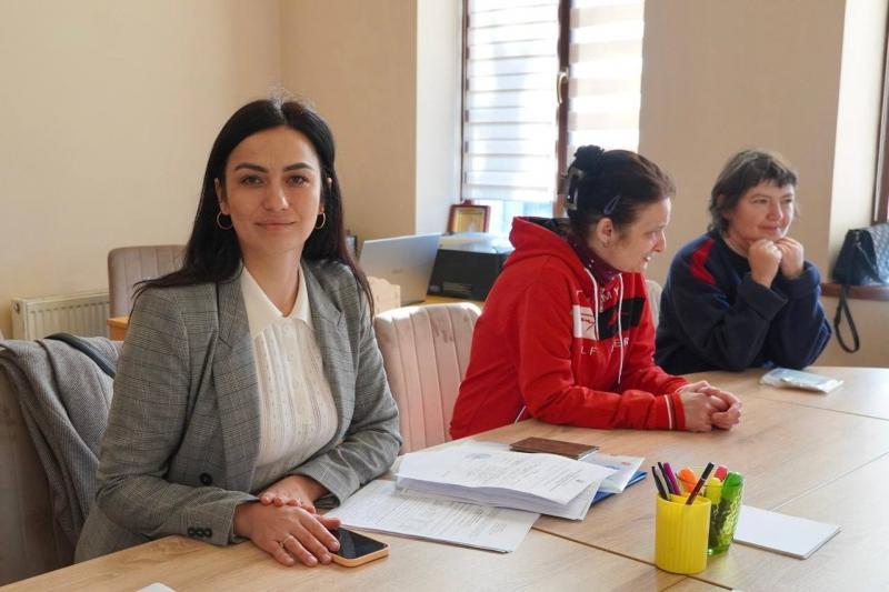 Соціальні послуги ближче до людей: мобільний ЦНАП виїхав на звернення «Карітас-Ужгород»