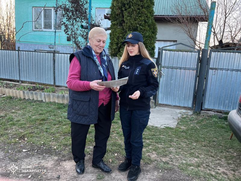 Кількість пожеж у природних екосистемах зростає — рятувальники Закарпаття посилюють профілактичну роботу