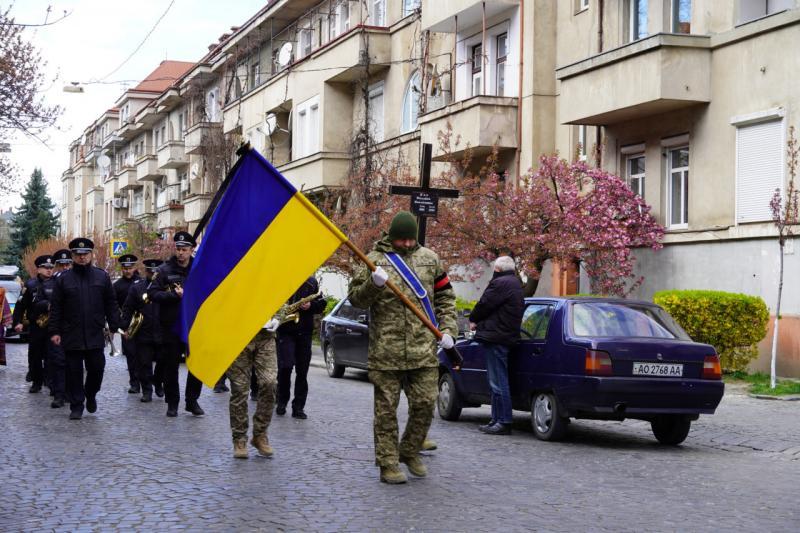 В Ужгороді сьогодні попрощалися із 33-річним солдатом Михайлом Шипом