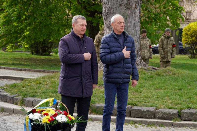 В Ужгороді сьогодні попрощалися із 33-річним солдатом Михайлом Шипом