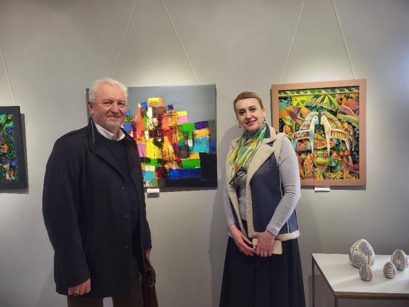 До Великодня закарпатські художники представили тематичну виставку