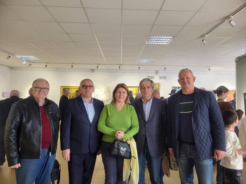 До Великодня закарпатські художники представили тематичну виставку