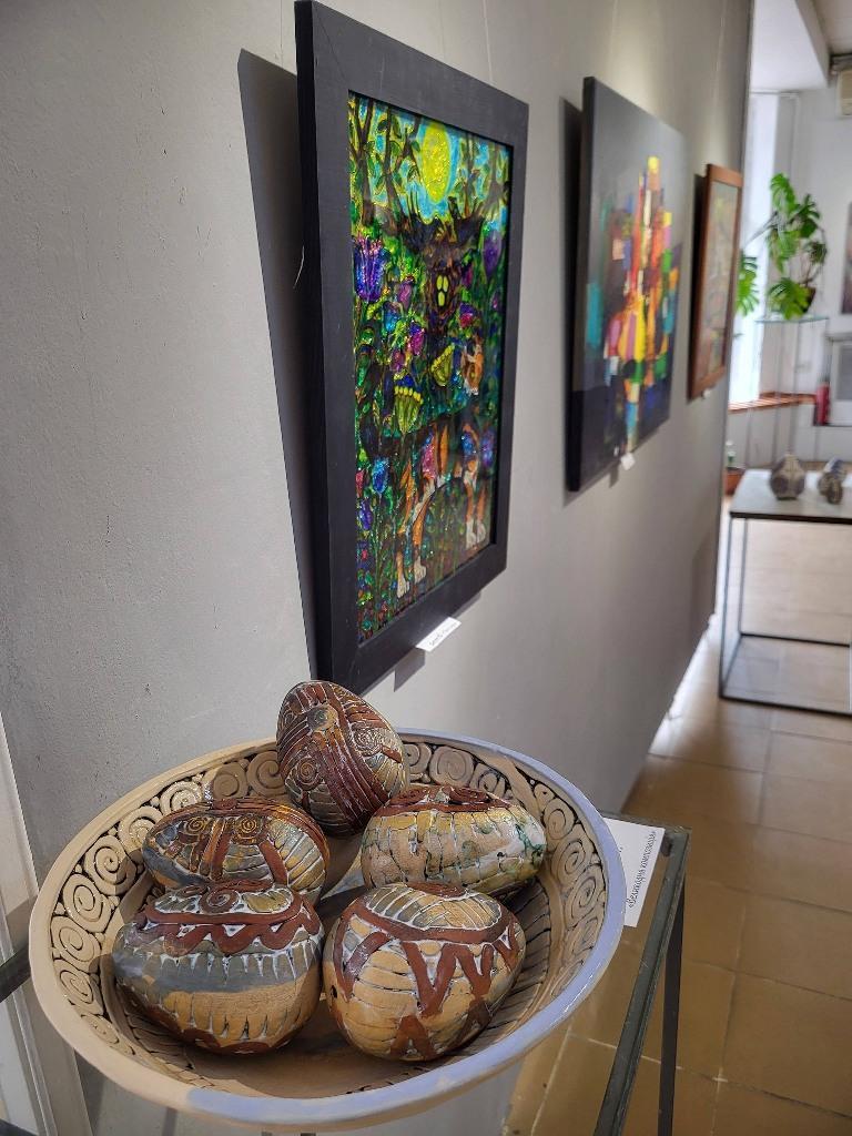 До Великодня закарпатські художники представили тематичну виставку