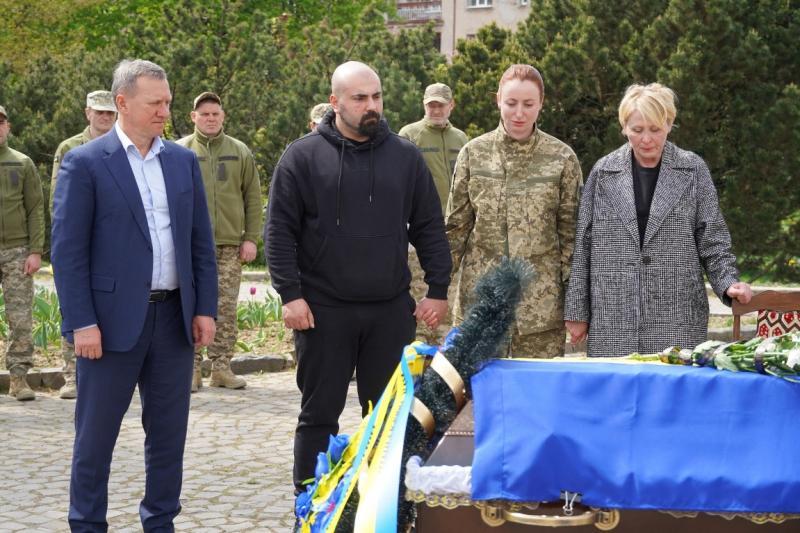 В Ужгороді сьогодні попрощалися із загиблим захисником України