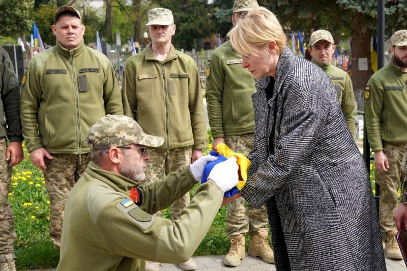 В Ужгороді сьогодні попрощалися із загиблим захисником України
