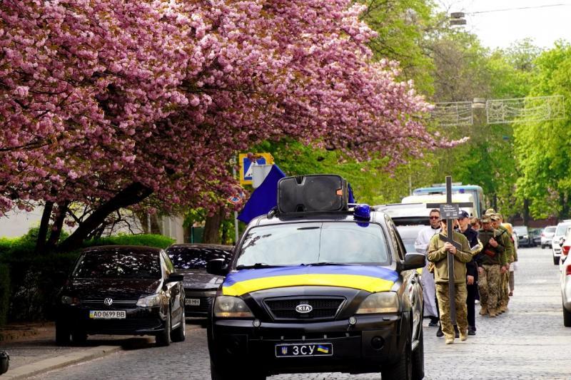 В Ужгороді сьогодні попрощалися із загиблим захисником України