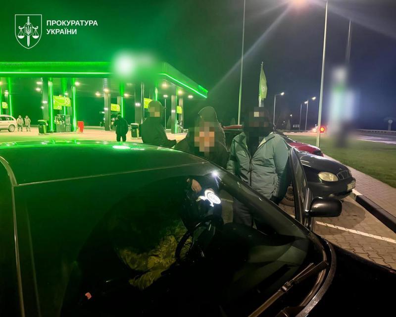 Депутат і “схема виїзду”: на Закарпатті викрили організатора переправлення за кордон