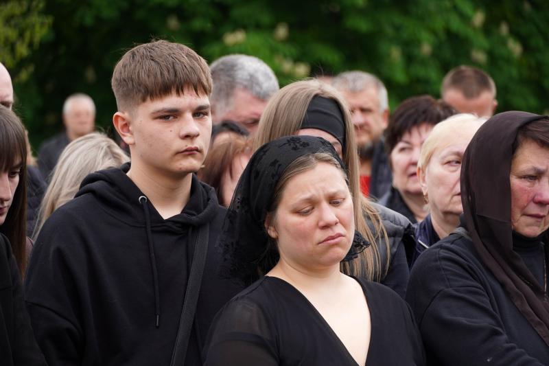 В Ужгороді сьогодні попрощалися із молодшим сержантом Нацгвардії України Іваном Черничком «Фізруком»