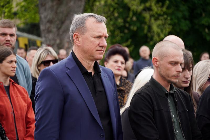 В Ужгороді сьогодні попрощалися із молодшим сержантом Нацгвардії України Іваном Черничком «Фізруком»