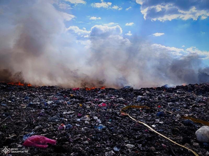 Упродовж квітня на Закарпатті зафіксовано 7 пожеж на сміттєзвалищах