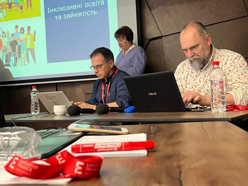 На Закарпатті стартували п?ятиденні навчання для близько 40 фахівців соціальної сфери, які працюють з дітьми з інвалідністю та вразливими сім'ями