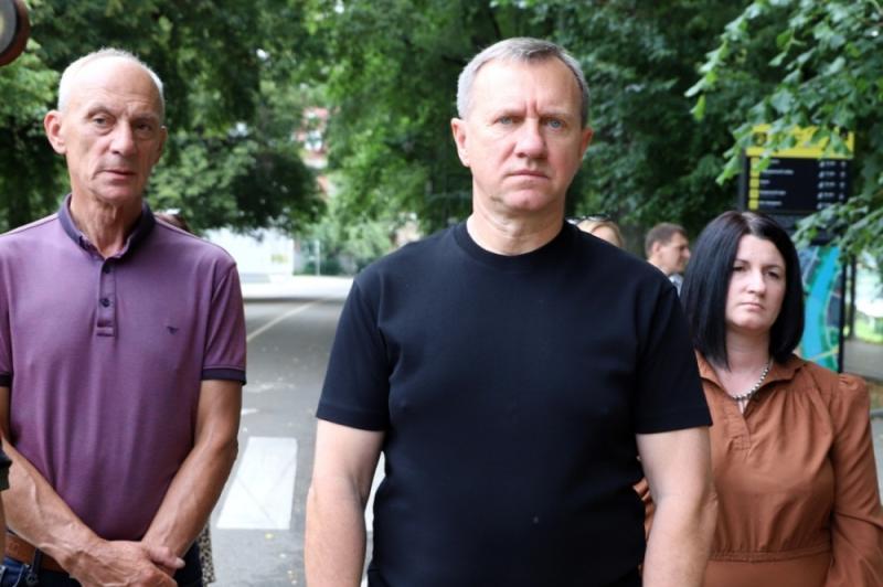 Ужгород попрощався із захисником Олегом Наконечним – знаним закарпатським лікарем-хірургом
