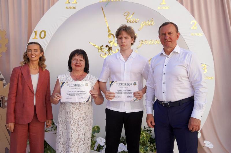 Кращі з кращих: в Ужгороді вітали випускників 2026 року