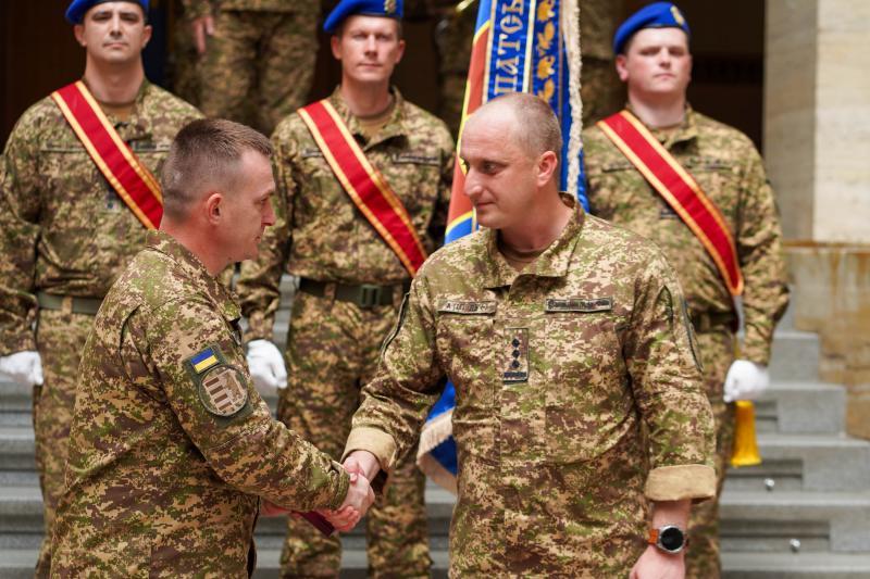 В Ужгороді нацгвардійців відзначили з нагоди Дня Конституції