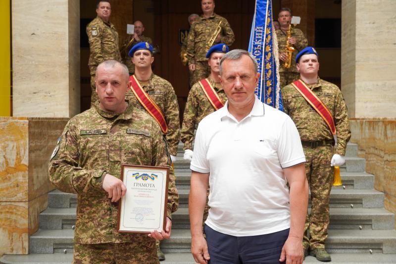 В Ужгороді нацгвардійців відзначили з нагоди Дня Конституції