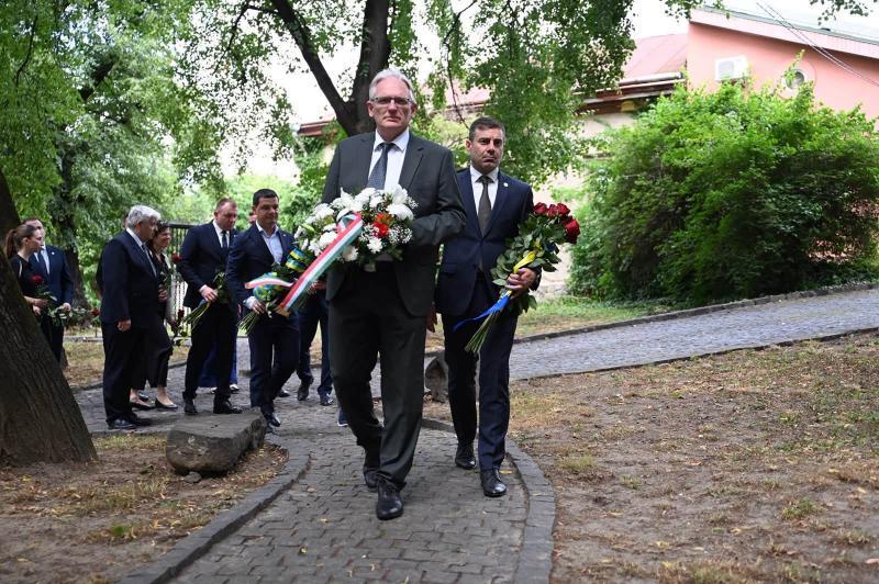 На Закарпатті вшанували пам’ять полеглих захисників України та героїв Угорської революції 1956 року
