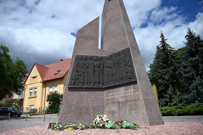На Закарпатті вшанували пам’ять полеглих захисників України та героїв Угорської революції 1956 року