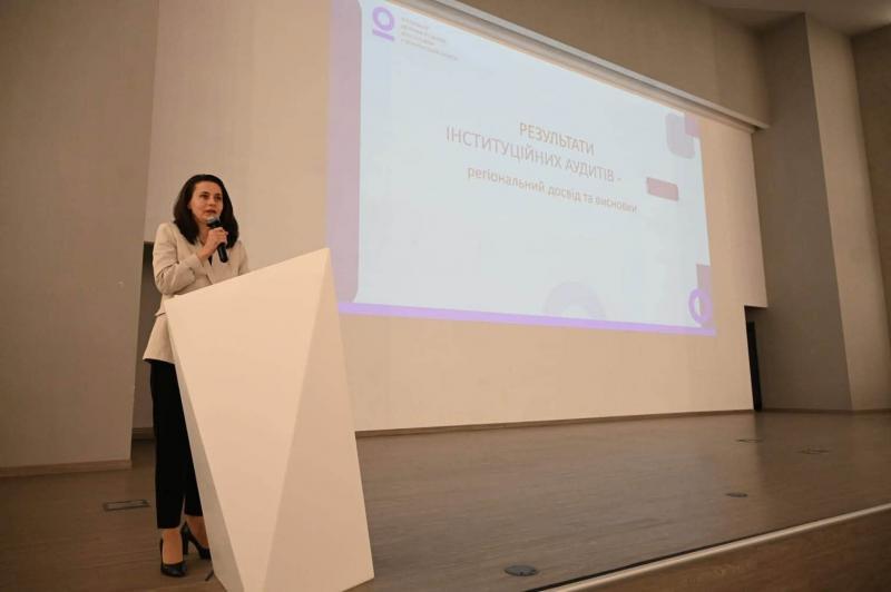 На Закарпатті обговорили підготовку до нового навчального року та реформу освіти