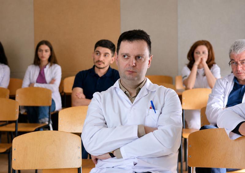 Світовий стандарт у дії: чому серце пацієнта в Закарпатському кардіоцентрі лікує не один лікар, а ціла команда?
