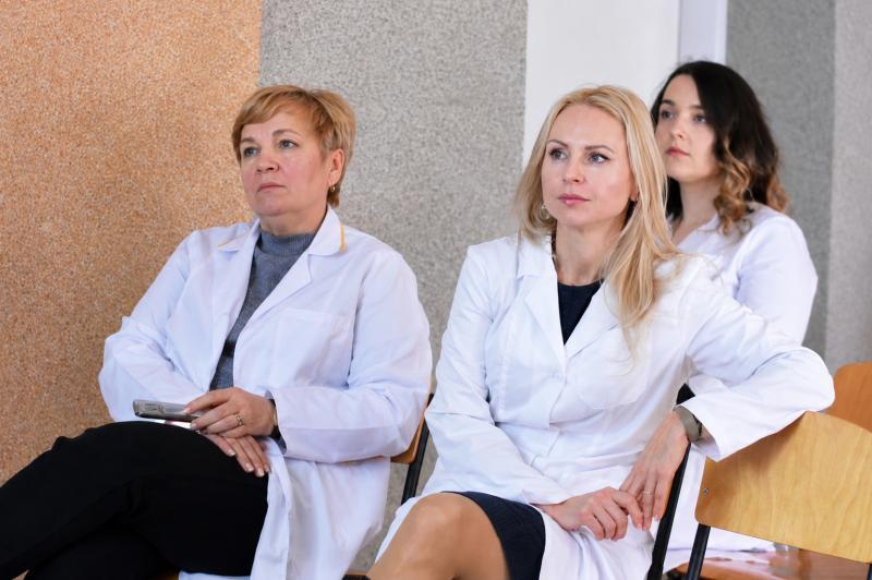 Світовий стандарт у дії: чому серце пацієнта в Закарпатському кардіоцентрі лікує не один лікар, а ціла команда?