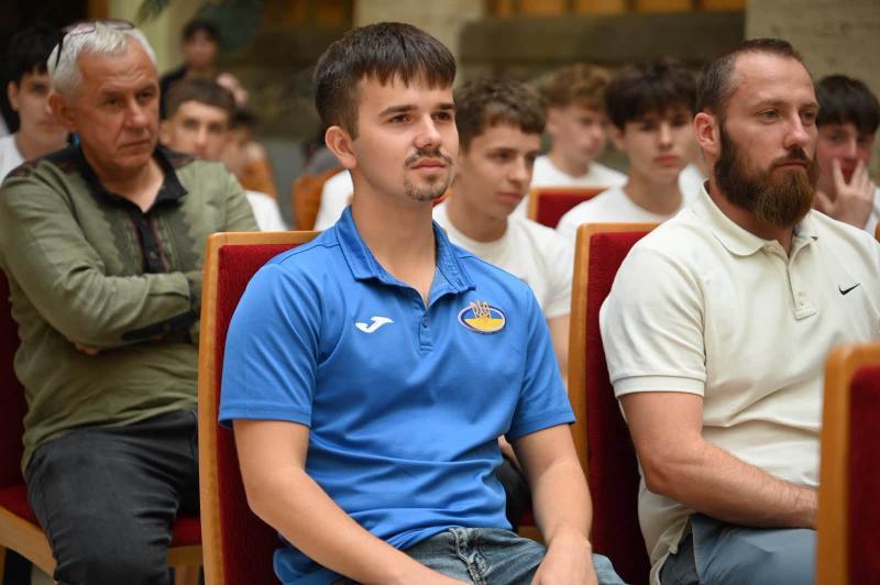 Команди з Ужгорода принесли Закарпаттю «золото» та «бронзу» Всеукраїнських шкільних лі
