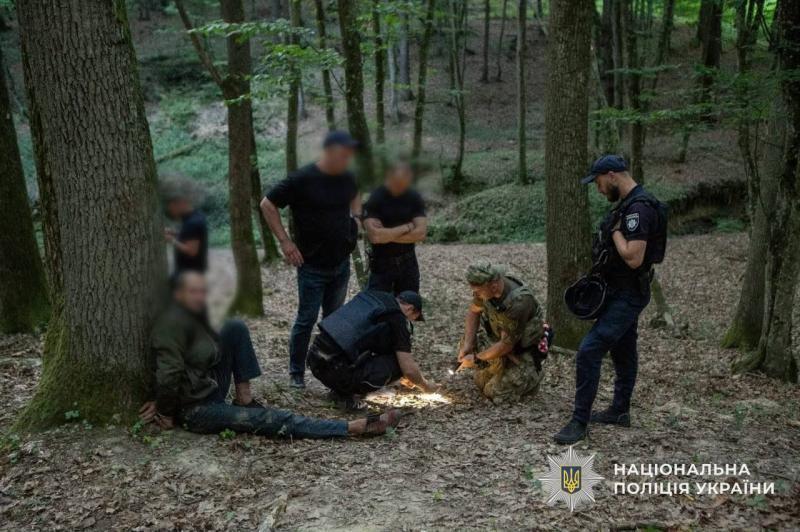 Стрілянина, пожежа та затримання озброєного чоловіка: поліція розкрила деталі спецоперації у Шахтинському лісі в Ужгороді (ФОТО, ВІДЕО)