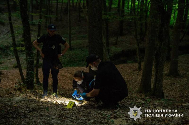Стрілянина, пожежа та затримання озброєного чоловіка: поліція розкрила деталі спецоперації у Шахтинському лісі в Ужгороді (ФОТО, ВІДЕО)