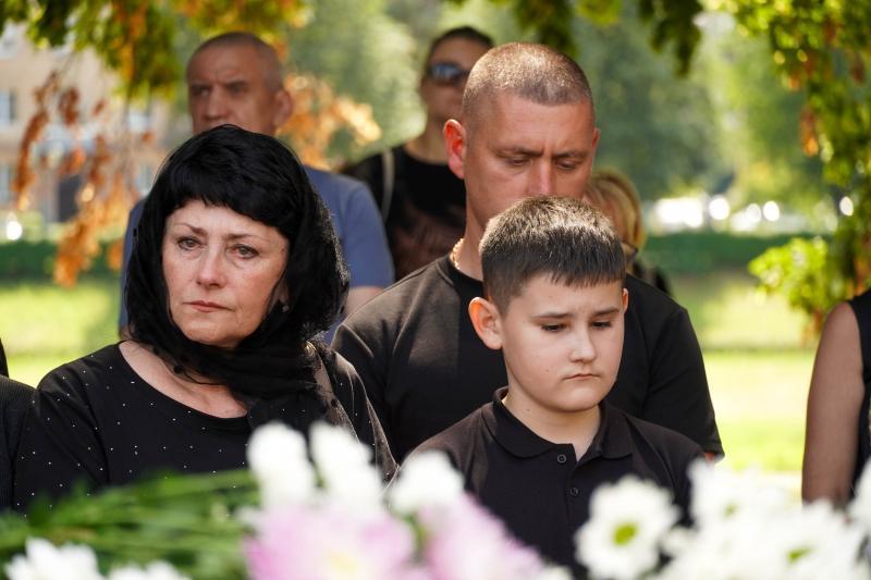 36-річного захисника України Миколу Філюка провели в останню земну дорогу в Ужгороді