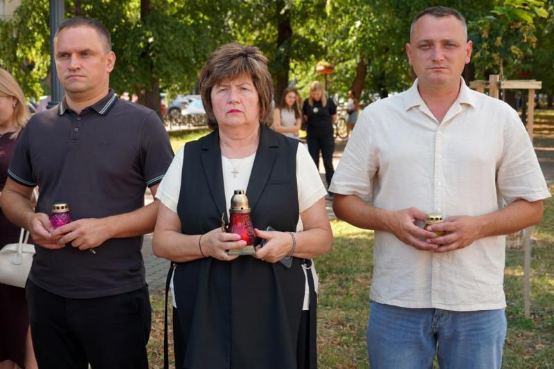 В Ужгороді вшанували пам’ять жертв теракту в Оленівці та всіх загиблих у російському полоні
