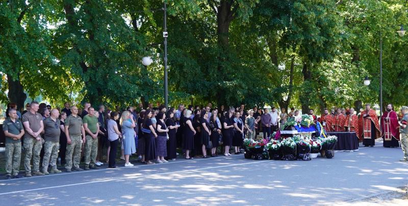 В Ужгороді попрощалися із загиблим захисником України